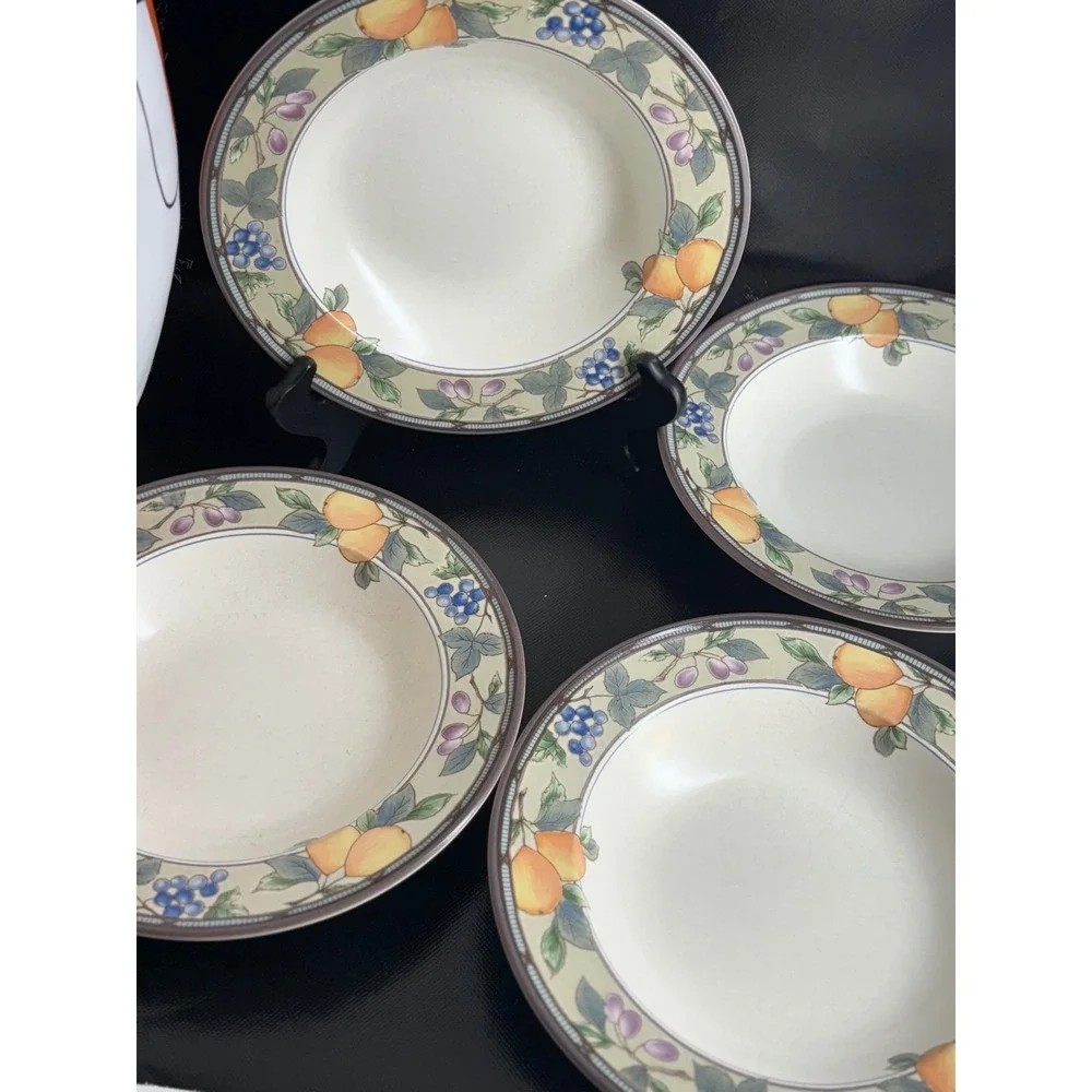 Mikasa Intaglio Arabella Soup Bowls Set‎ of 4 Fruit Design Vintage Dinnerware
